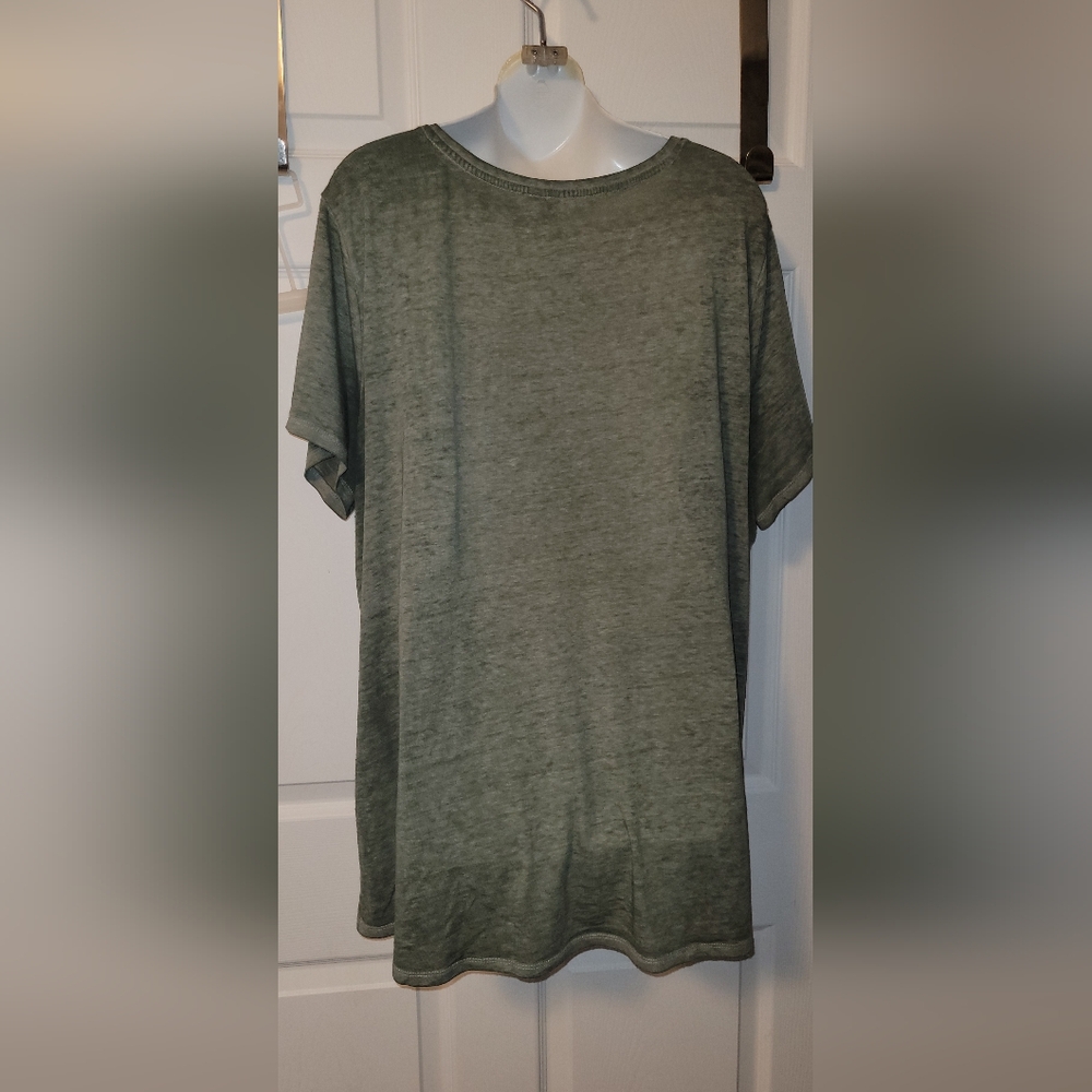 Tshirt bundle - Picture 3 of 7